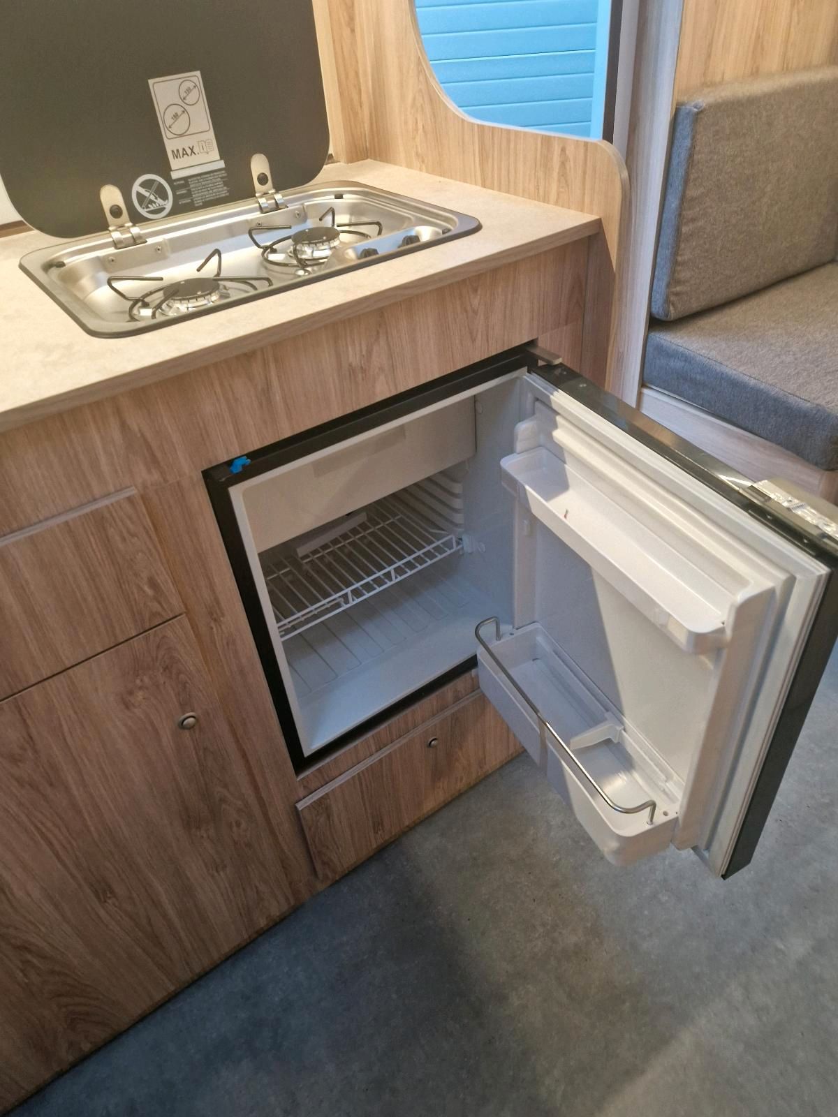 Wohnwagen Vermietung 3+1 Personen Küche/WC/Dusche & Zubehör