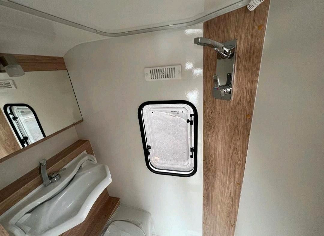 Niewiadow N-Cross mit Heizung /Toilette/ 4 Personen Wohnwagen