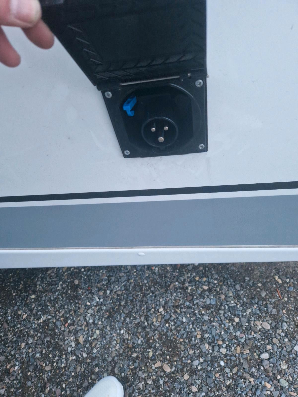 Wohnwagen Vermietung 3+1 Personen Küche/WC/Dusche & Zubehör