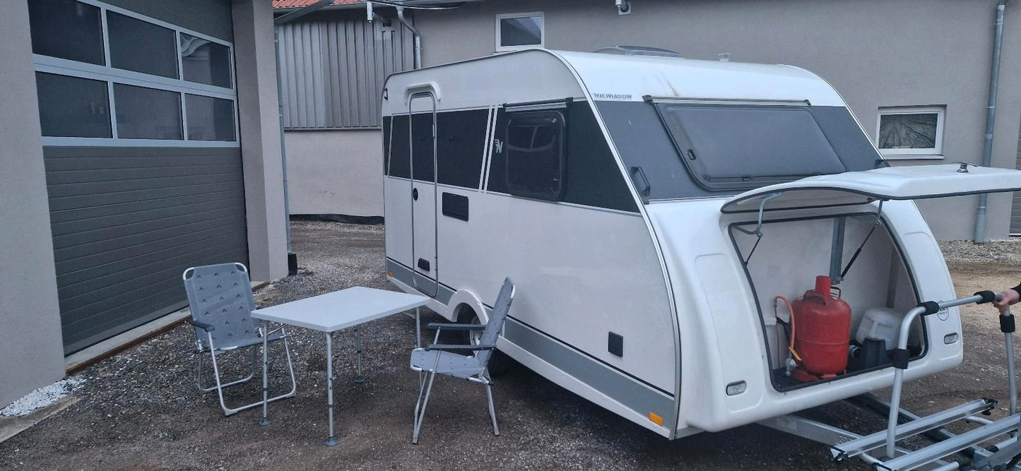 Wohnwagen Vermietung 3+1 Personen Küche/WC/Dusche & Zubehör